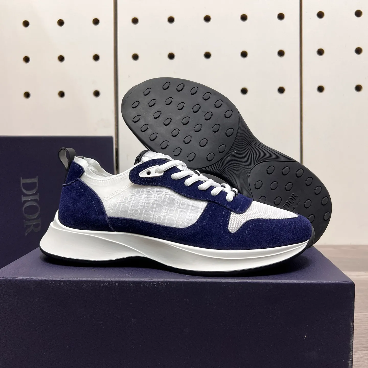 Men's Men's Shoes 💰: 380💰《Dior》The latest and most popular casual shoes, top brand [seduce] luxury~purchase, top~quality. [Strong] The upper is made of imported breathable cowhide with material ➕ breathable sheepskin feet (•) and fine workmanship. Original stylish and stylish soft rubber wear-resistant foreskin outsole, light and comfortable on the foot, size: 38-44, (customized 45, 46), four colors available